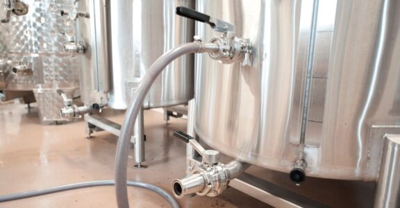 Vente et installation de cuves de vinification